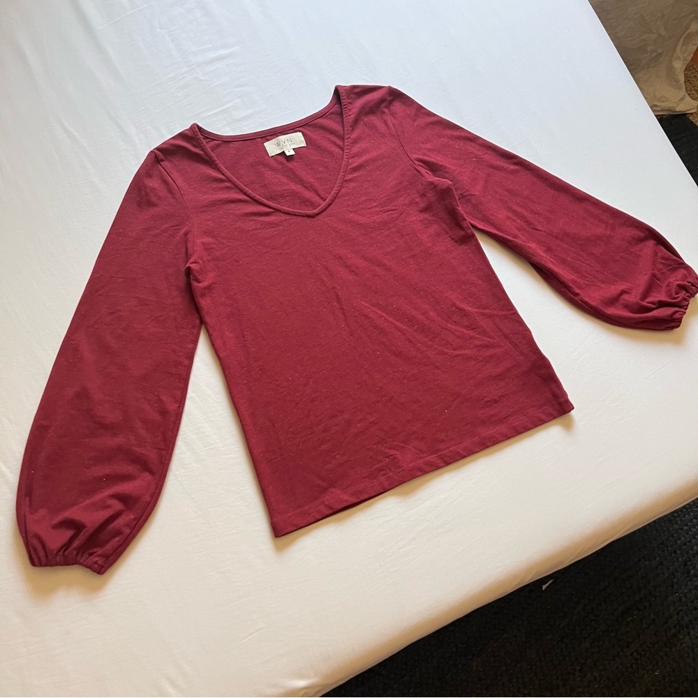 WVN red sparkly glitter metallic gold v neck knit long puff sleeve tshirt